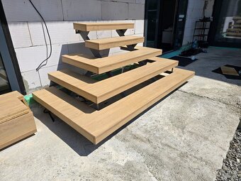 Schody + parapety - Robené na mieru - 2