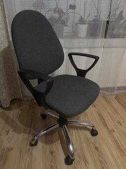 Písací stolík + kancelarska stolička - 2