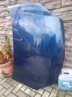 Predám prednú kapotu na Renault Clio dva rok 2002 - 2