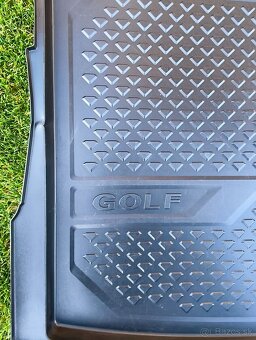 Predám originál vaničku do Volkswagen golf - 2