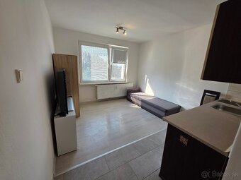 zariadena garsonka, Dubnica nad Váhom. - 2