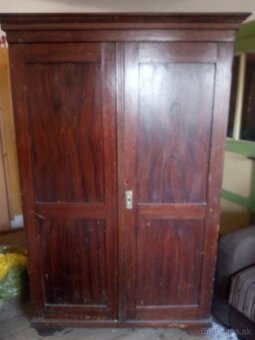 Predám dve starožitné skrine - 2