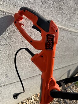 Strunová kosačka elektrická Black + Decker - 2