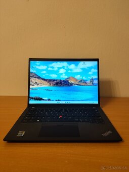 ThinkPad T14s Gen 3 | i5 • 8GB • 256GB SSD - 2