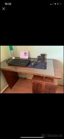 Lakovaný drevený písací stôl - 2