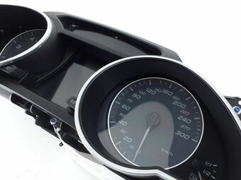 Budíky Audi S5 8T - 2