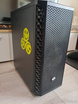 i7 9700 @3.0 GHz / RTX 3050 / 1,6T SSD / 32GB RAM - 2