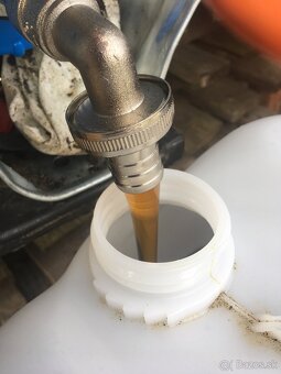 Olej na mazanie motorovej píly. - 2