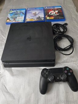 Predám Playstation 4 - 2