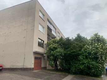 Garáž s umývadlom a elektrinou v bytovke na Chrenovej, Nitra - 2