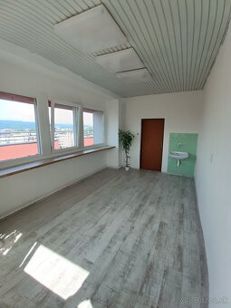 Priestor na prenájoim Podnikateľskom centre Sekčov, - 2