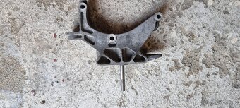 Drziak motora Fiat - 2
