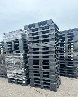 Predam Plastove palety 800x1200 - 2