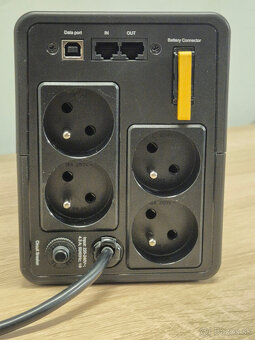 UPS APC BX950MI-FR 950VA (520W) + záruka - 2