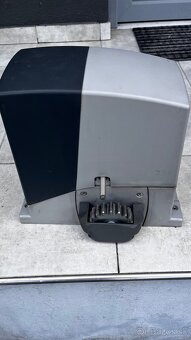 Predam pohon posuvnej brany Nice RB500HS - 2