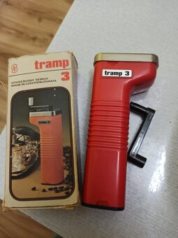 Ručný mlynček na kávu. - 2