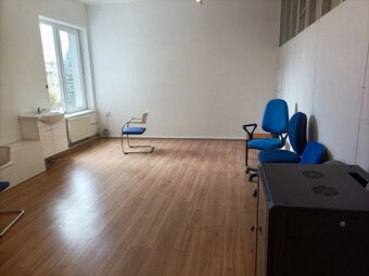 Prenájom obchodných priestorov v Čadci - centrum - 2