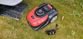 Robotická kosačka s GPS trackerom proti krádeži - 2