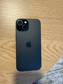 Iphone 15 čierny, 128 GB - 2