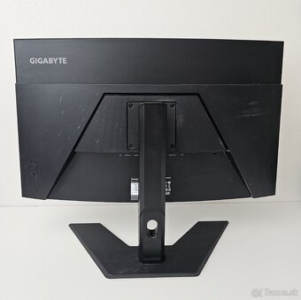 Monitor Gigabyte Q32QC 32" palcov 81 cm 165 Hz curved - 2