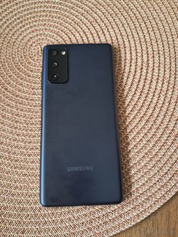 Samsung galaxy S20 FE - 2