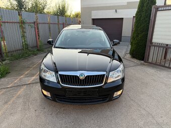 Škoda Octavia Combi 2.0 TDI CR Elegance - 2