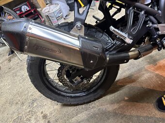Predam koncovku vyfuku hpcorse carbon na Yamaha tenere 700 - 2