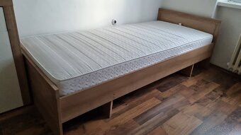 Predám posteľ a komodu - 2