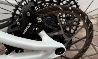 Celoodpružený karbónový bicykel Specialized EPIC 8 Pro XL - 2