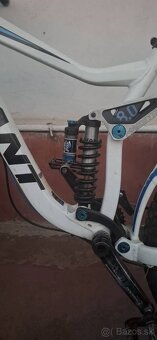Giant Glory 2011 - 2