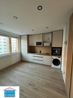 PRENÁJOM kompletne prerobeného 1 izbového bytu s balkónom sí - 2