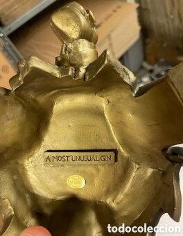 Hendrick´s lupa (stojan na fľašu) - 2