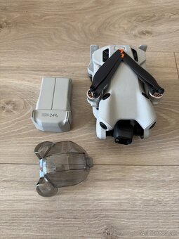 DJI Mini 4 Pro - dron + batéria - 2