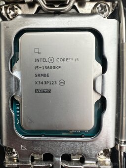 Asus TUF GAMING Z690-PLUS + intel i5 13600kf - 2