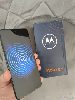 Moto e30 2/32GB Mineral Gray - 2
