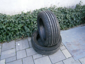 Predám 2x letné ako nové pneu Pirelli 215/55 R17 94VXL - 2