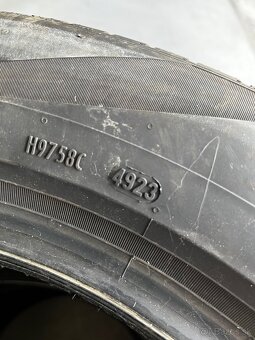 Predam pneu 235/55 R18 - 2