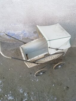 Starý detský kočík pre bábiky - 2