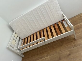 Postel s matracom a zábranami - 2