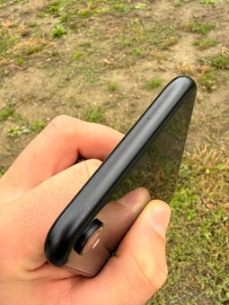 iPhone XR - 2
