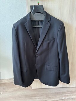 Čierny oblek ravurro 52 - 2