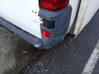 Zadný nárazník rohy P-L dodávka - 2