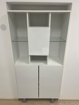 Skrinka s vitrinou - 2