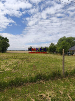 Krásny rovinatý pozemok na predaj – BLATNÉ REMETY - 2