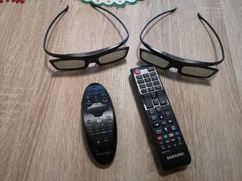 40" TV Samsung UE40H6470 - 2