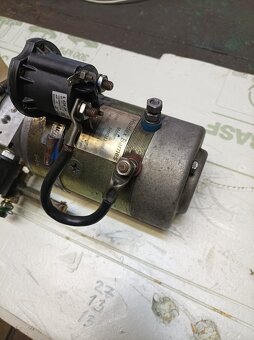 Hydraulická jednotka - 2