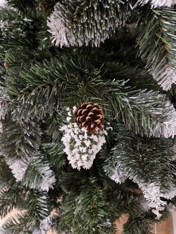 VIANOCNÝ STROMČEK 220 cm NOVÝ - 2