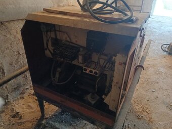 Stavebny vytah a fabricky vyrobeny cirkular - 2