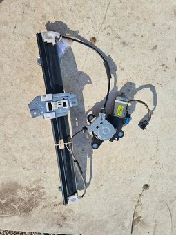 Sťahovanie okna Chevrolet Spark 96485142 - 2