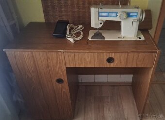 VERITAS RUBINA- šijací stroj so stolom - 2